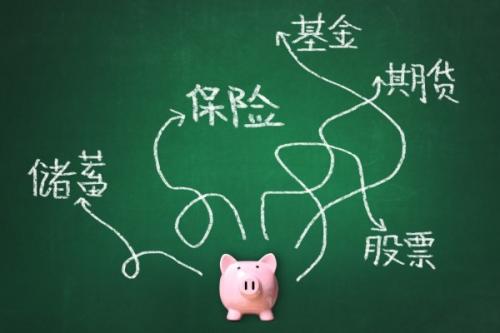 55歲以上老人如何買(mǎi)保險(xiǎn)？重疾險(xiǎn)賠錢(qián)多，為何我卻選了這2種險(xiǎn)？